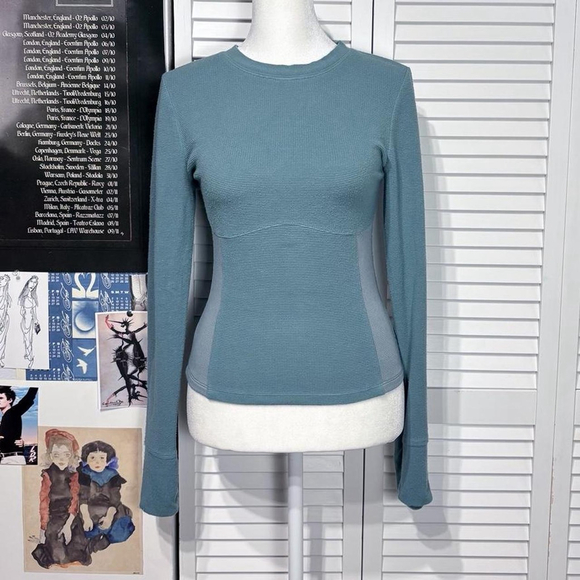 victoria-s-secret Tops - Victoria’s Secret thermal top